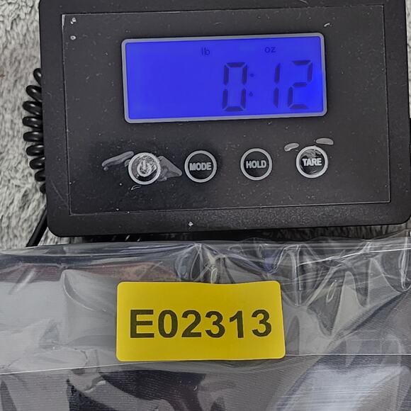 Maurices Pants Women 5/6 Black Low Rise Slim Leg Crop Capri Button Tab Waist - Picture 14 of 14